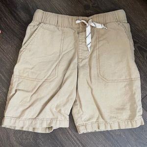 Boys shorts: size 6: Carter’s brand